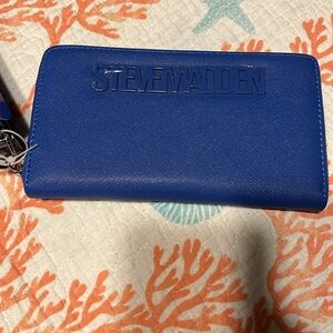 NEW STEVE MADDEN BZIPEE BOXES WALLET COBALT BLUE WRISTLET